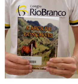 Aluno lança seu primeiro livro: A Arca de Gonçalves