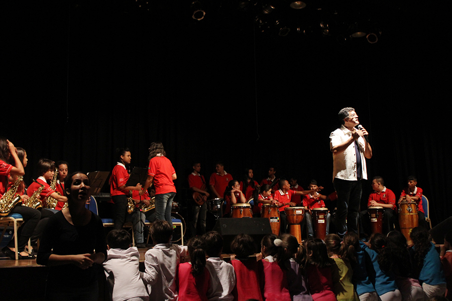 Coral Rio Branco se apresenta com a Banda do Sil&ecirc;ncio