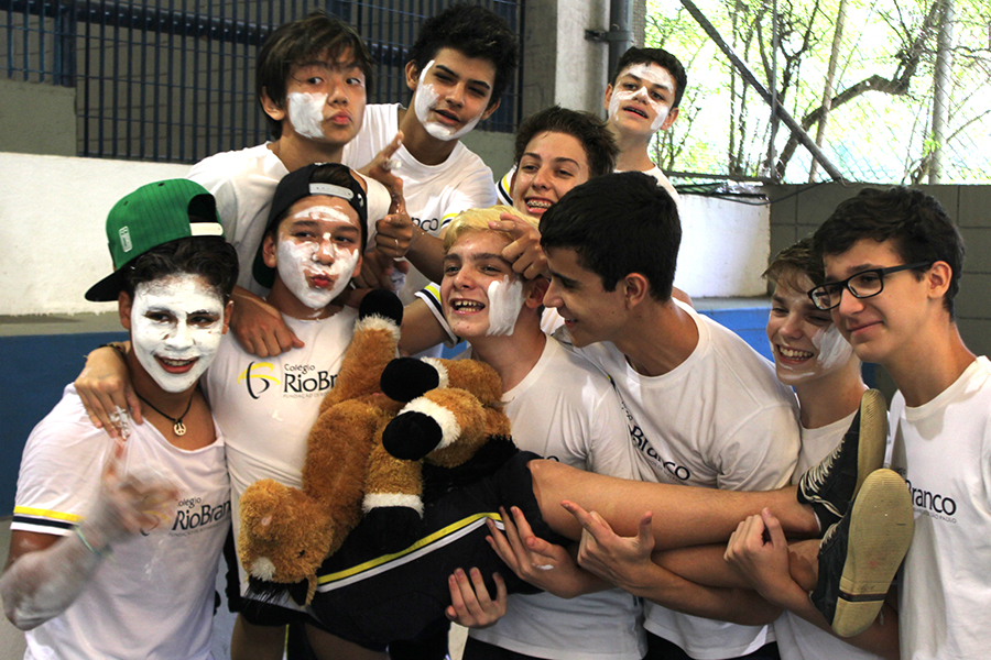 Alunos do 9&ordm; ano participam de gincana escolar