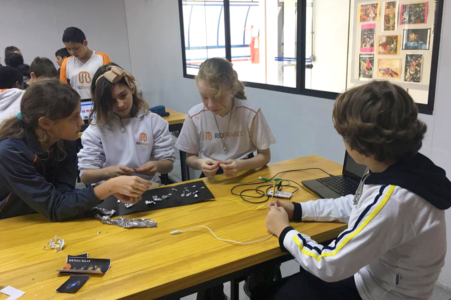 Alunos do 5° ano Ensino Fundamental vivenciam atividades do 6º ano