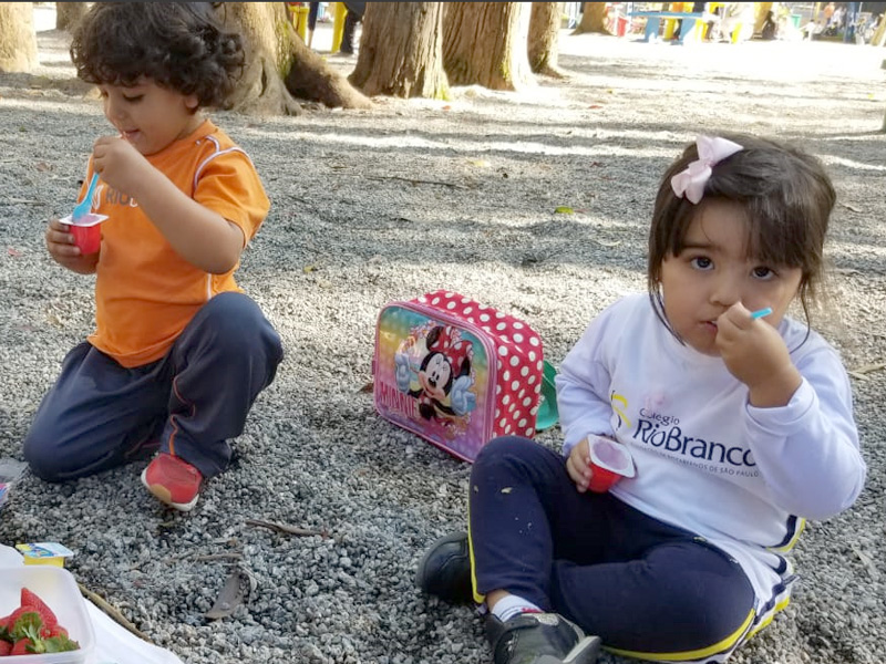 Crianças celebram o Thanksgiving Day