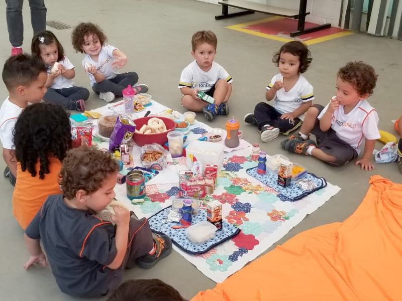 Crianças celebram o Thanksgiving Day