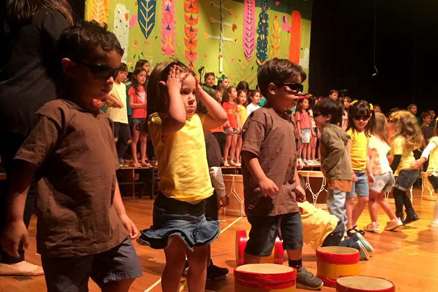 Alunos de Higienópolis encerram o ano com o espetáculo 'Juntos por um mundo melhor'