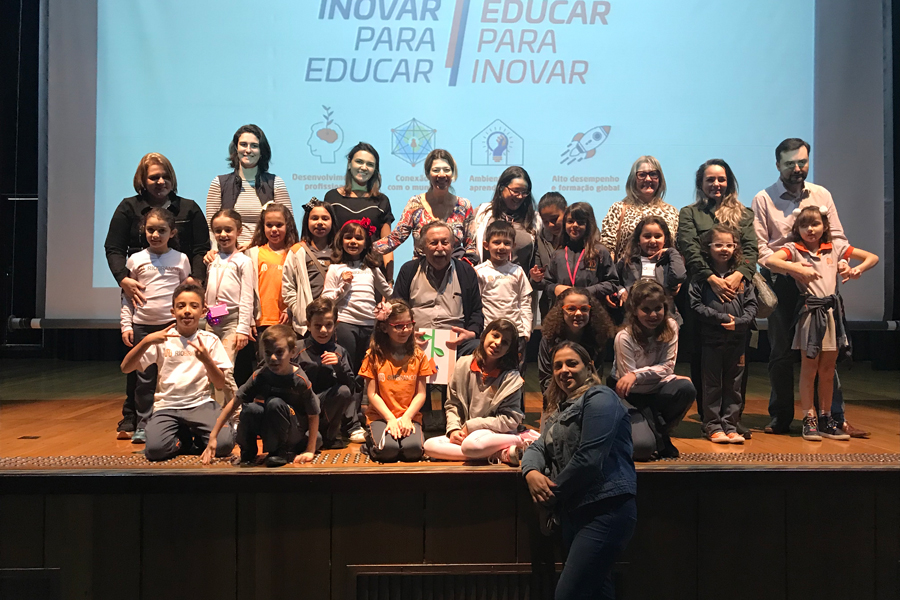Autor Pedro Bandeira conversa com alunos