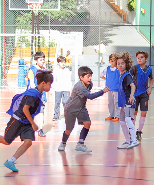 Traços, sons, cores e formas